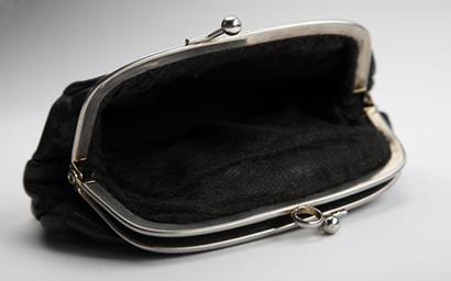 Empty_purse_410