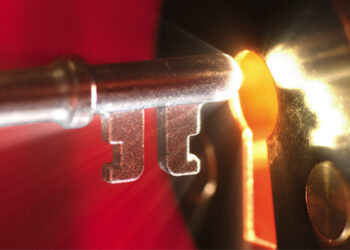Key_into_lock
