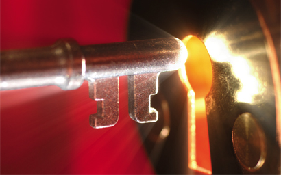 Key_into_lock