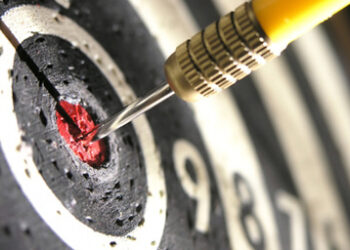 bullseye_dartboard_410