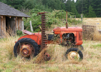 rusty-tractor