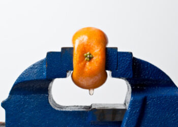 Squeezing_orange