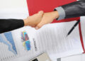 Signing_contract