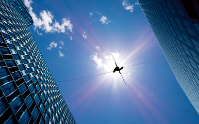 Tight_rope_wallker