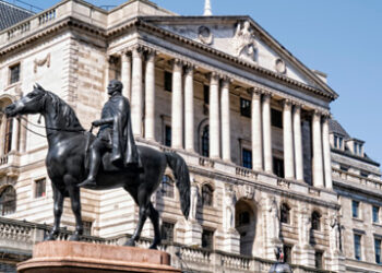 Bank of England keeps rates unchanged