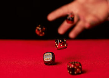 Playing_dice