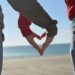 Holding_hands