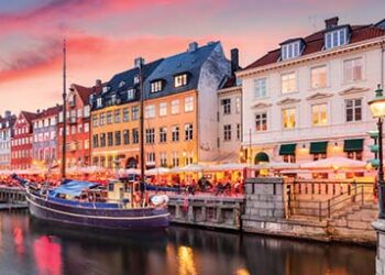 Nyhavn_Canal_Copenhagen