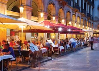 Placa Reial in Barcelona