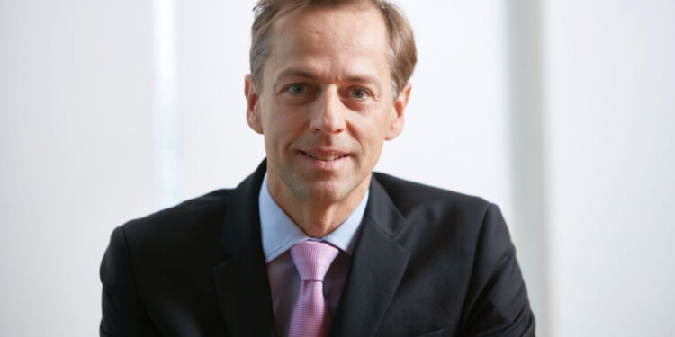 Asset management expert to head UBS sustainable committee