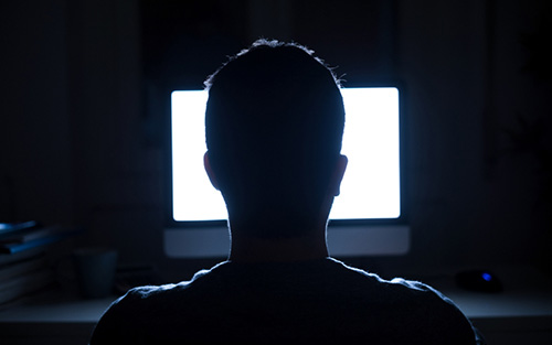 Dark_office