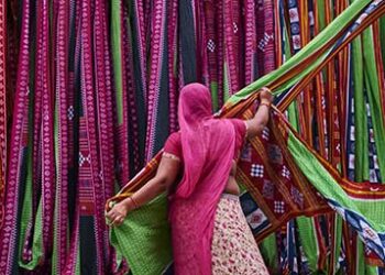Sari_factory_India