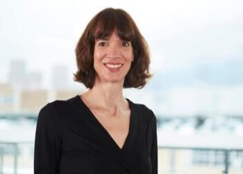 Marion Leslie, Sibos