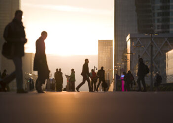Paris_Business_People_Large