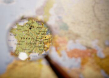France_under_microscope_
