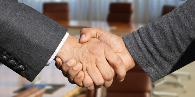shaking-hands-g46a8f9552_1920