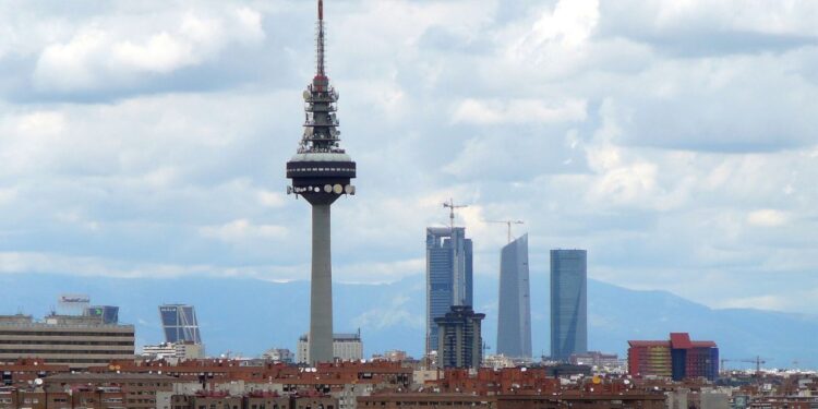 Spain’s AUM surge: €30bn growth amid 2023 market volatility