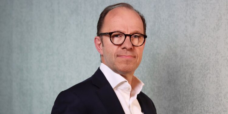 Interview: Coexistence or exclusivity? Steven DeVries, LGIM, on the passive vs active ETF debate