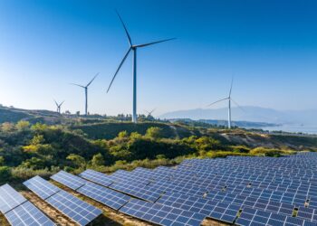 UK pension funds and insurers favour renewable energy