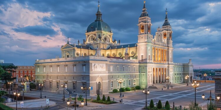 Spanish funds reach record €377bn in July amid strong net inflows