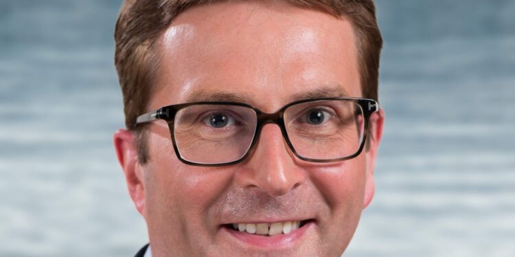 The Silver Surge: how to invest in healthcare amid an ageing population