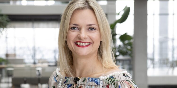 Veronika Zukova, Societe Generale Securities Services SGSS