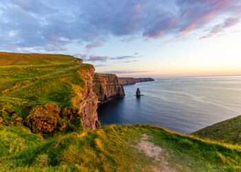 Universal Investment expands AIFM services in Ireland
