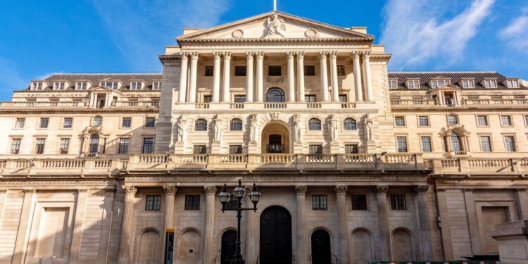 Asset managers react to BoE’s “balancing act” on rates