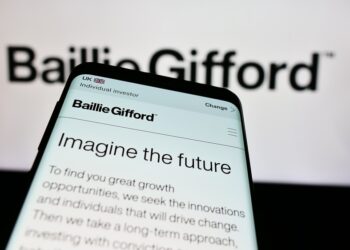 Baillie Gifford urges shareholders to vote against US activist hedge fund control
