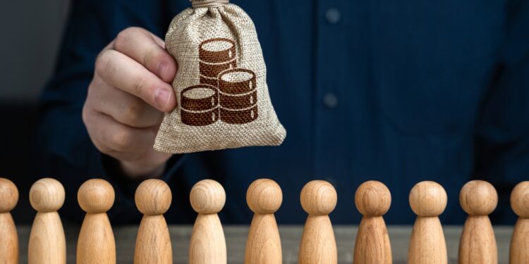 Van Lanschot Kempen raises €388m for third European private equity strategy