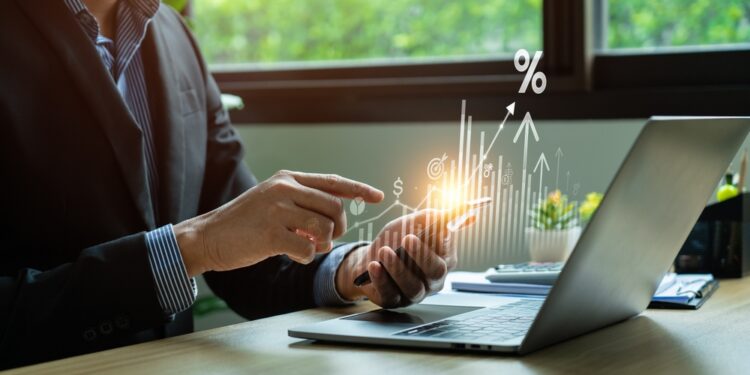 Evelyn Partners launches bond strategy on financial adviser market