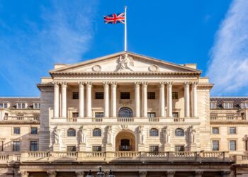 Fund managers broadly welcome BoE decision to cut UK interest rates to 4.25% in quarter-point cut