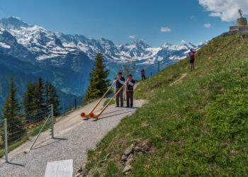 Swiss banks trial deposit token on blockchain