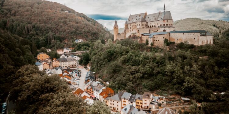 Luxembourg AuM breaks past €8tn