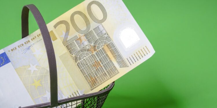 Public debt funds gain traction for institutional cash