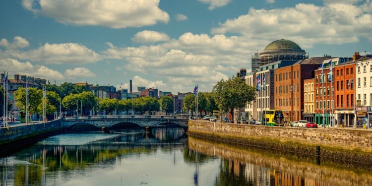 Amova Asset Management opens office in Ireland