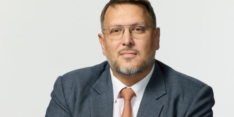 The specialist in the middle: Aberdeen’s Xavier Meyer on staying relevant in a consolidating world